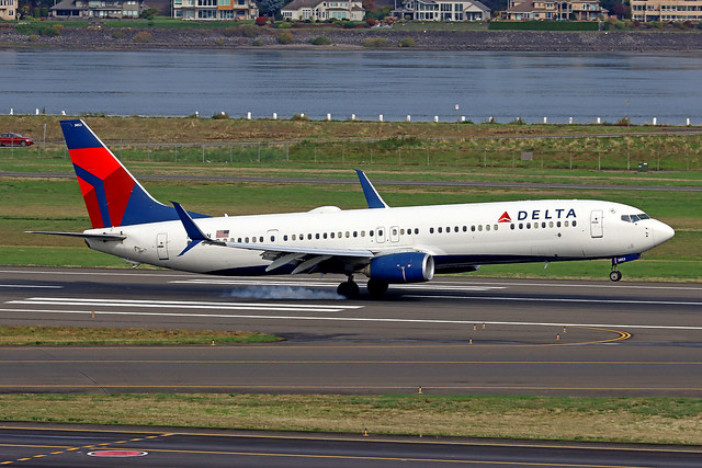 Delta Airlines Boeing 737-932(ER) N853DN PDX 14-10-23