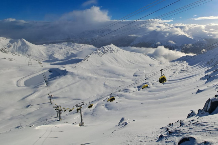 Aktuálně: Alpy jsou už zasypané sněhem - podmínky na ledovcích výborné, začátek sezóny může být skvostný