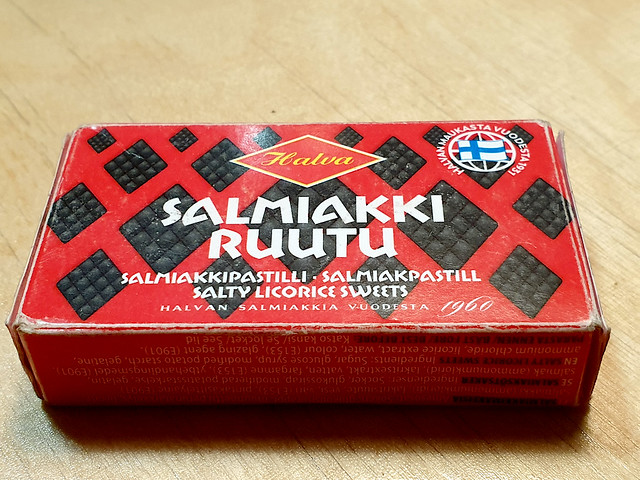 food_Finnish_candy_Salmiakki_001