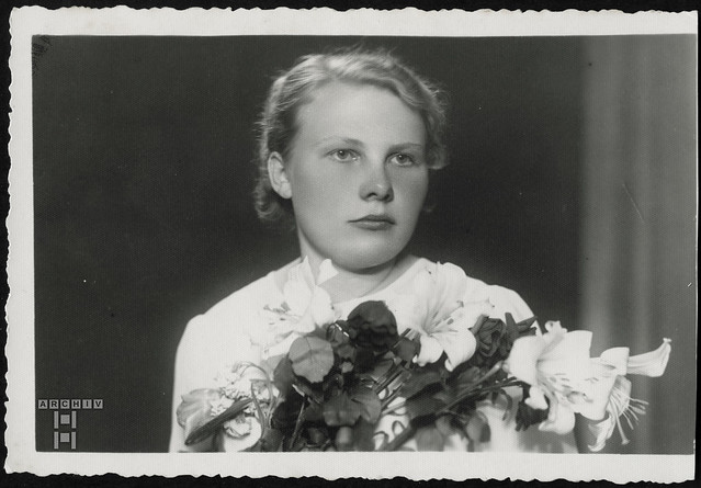 ArchivTappen39(2M)362 Porträt, Frau, Geburtstag, Deutschland, 1930er