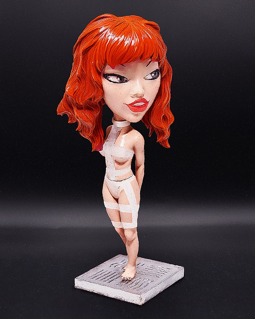 Custom statue Leeloo (Milla Javovich) from The Fifth Element.