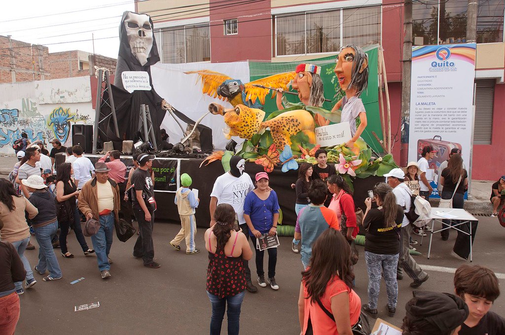 2013年底，Yasunidos組織於厄瓜多首都基多集會，徵集民眾參與公投聯署。圖片來源：擷取自Yasunidos組織Facebook