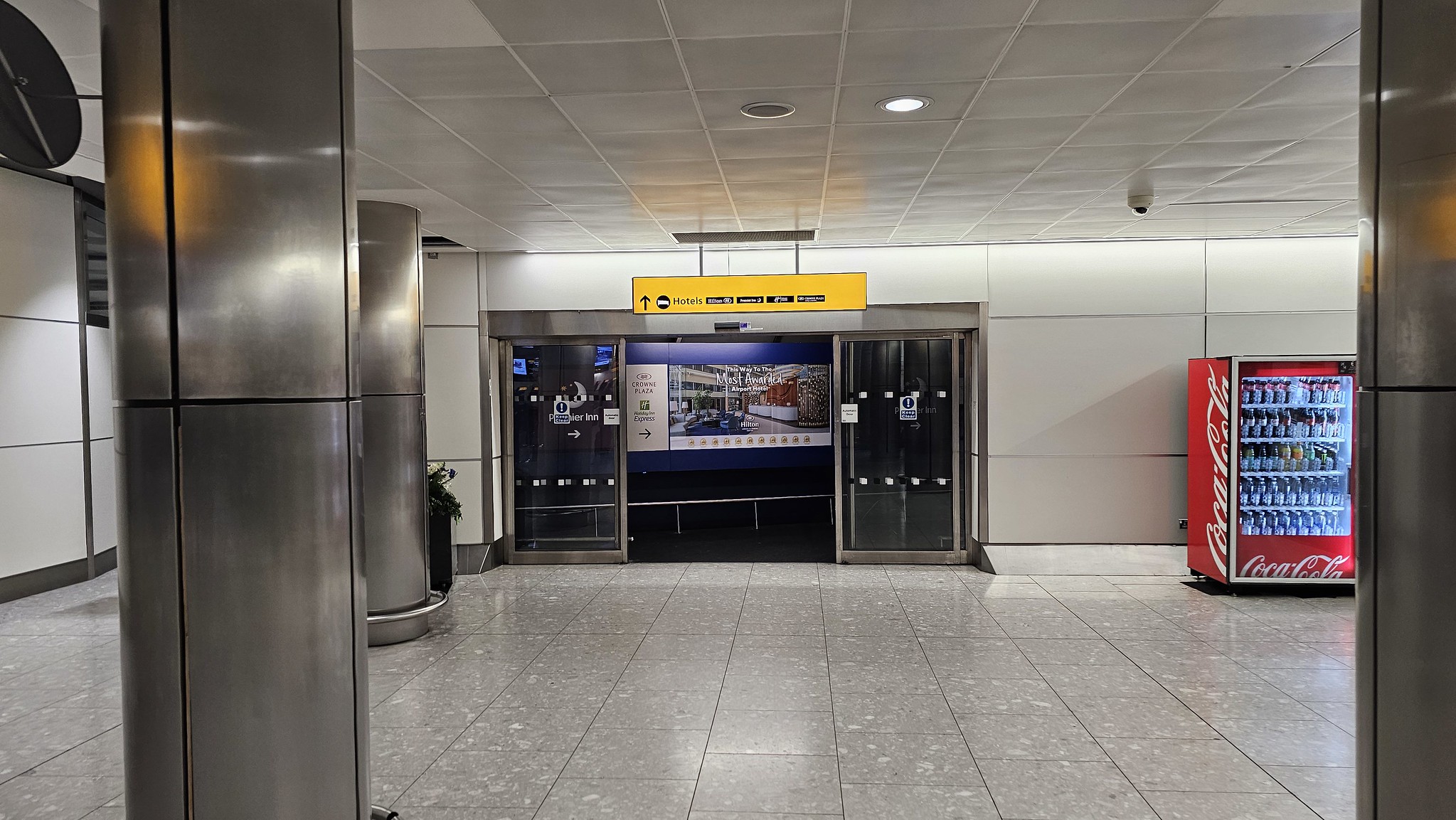 The door to the hotels tunnel at Heathrow T4