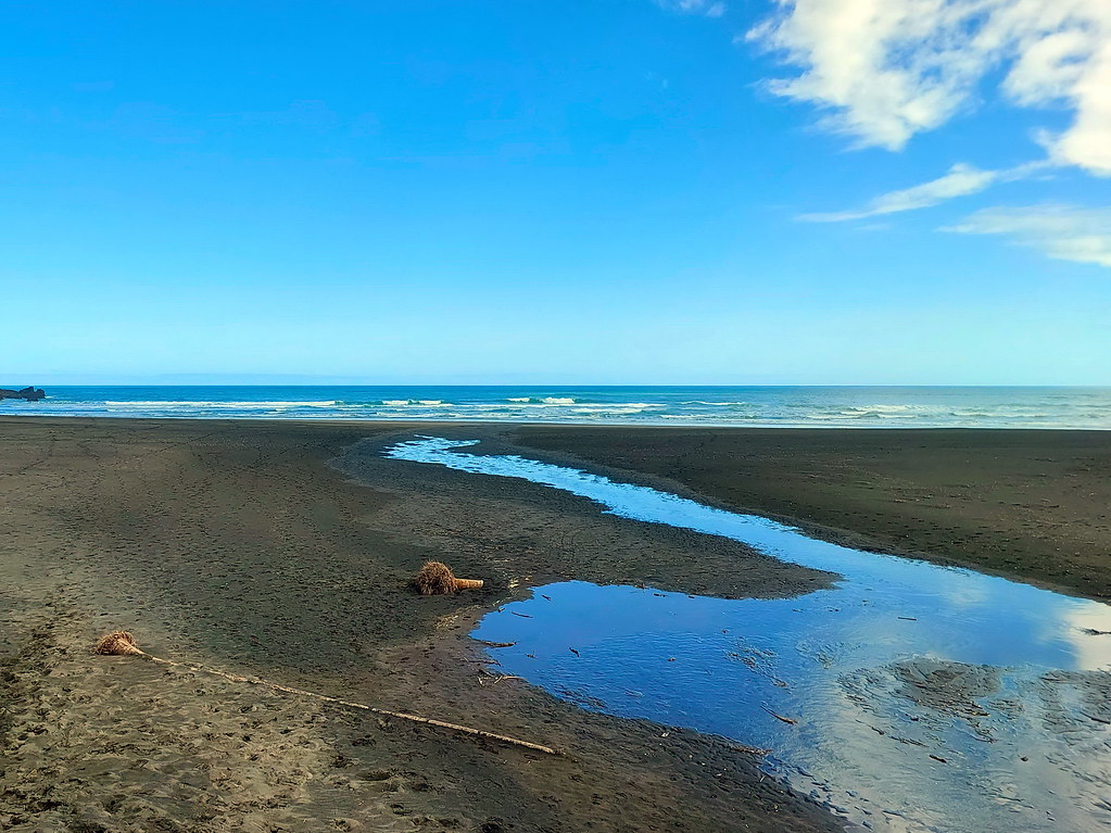 Piha Beach panorama, NZ