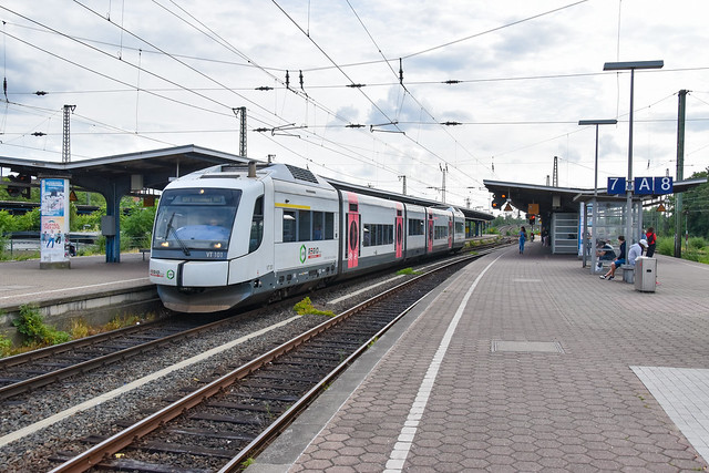 Regiobahn VT101 te Neuss-Hbf (16-7-2023)
