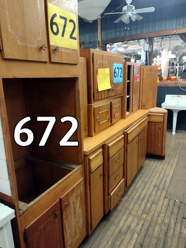 Cabinet Set 672