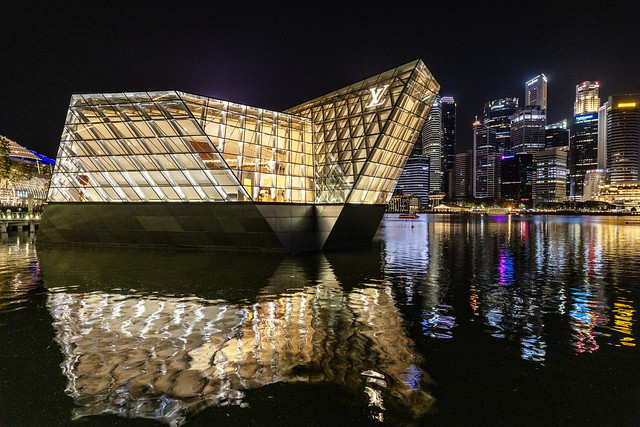 Dancing Reflections of LV Island Maison & Central Business District