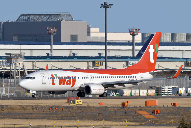 T'way Airlines HL8069, Boeing 737-8AS at NRT