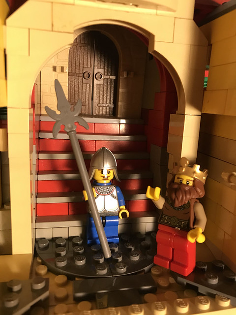 LEGO Classic Castle: A drunk Henry/Henricusthinks he is king once again and wants access to Dungeon, chambers and rooms in the palace ( Minifigure LEGO and story toy photography )