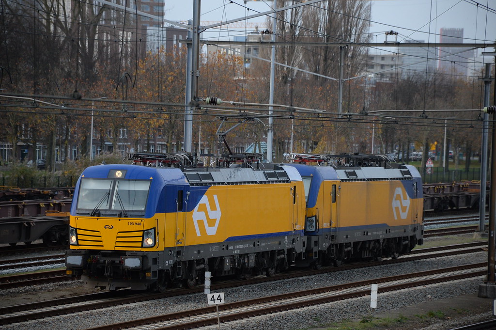 NSI 193 948 + 193 737 | Passeren Rotterdam Stadion. Deze loc… | Flickr