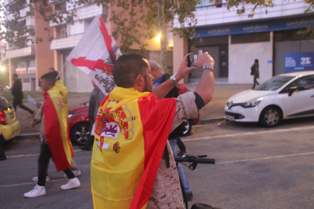 FOTOGRAFÍA. MATARÓ (BARCELONA) ESPAÑA, 18 DE NOVIEMBRE DE 2023. Una protesta pacífica recorre las calles de Mataró contra el golpe de Estado de Pedro Sánchez y PSOE. Lasvocesdelpueblo (31)