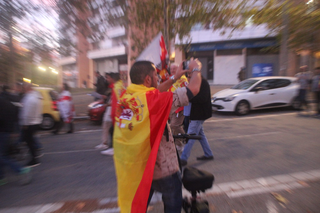 FOTOGRAFÍA. MATARÓ (BARCELONA) ESPAÑA, 18 DE NOVIEMBRE DE 2023. Una protesta pacífica recorre las calles de Mataró contra el golpe de Estado de Pedro Sánchez y PSOE. Lasvocesdelpueblo (30)