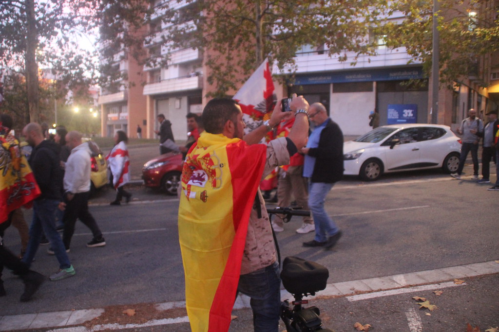 FOTOGRAFÍA. MATARÓ (BARCELONA) ESPAÑA, 18 DE NOVIEMBRE DE 2023. Una protesta pacífica recorre las calles de Mataró contra el golpe de Estado de Pedro Sánchez y PSOE. Lasvocesdelpueblo (29)