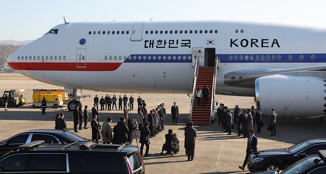 President_Yoon_Seoul_Airport_01