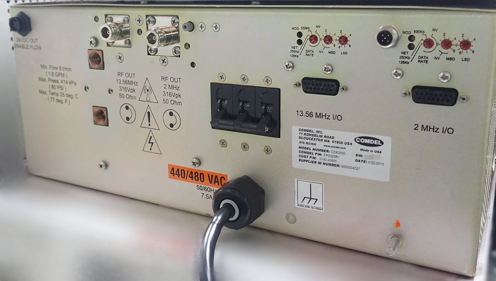COMDEL CDX-2000 FP5325R1 13.56/2MHz DUAL RF GENERATOR AMAT 0190
