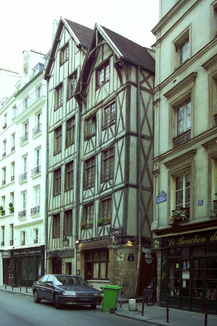F70B04 1993-09 Paris mit Jutta, Fachwerkhaus in der Rue Francois Mirron