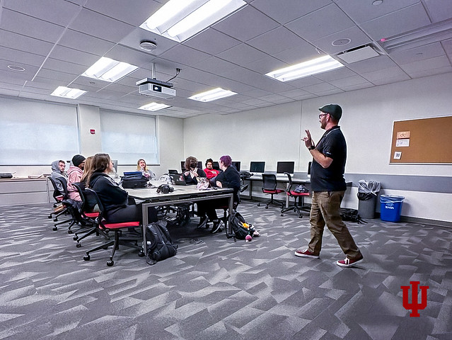 Guest lecturer Shane Simmons visits NMAT class