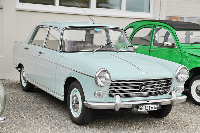 Peugeot 404 1960-1975 in Bleienbach 29.10.2023 4078