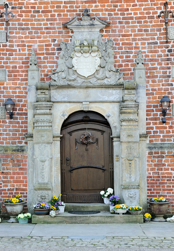 9689 Eingangsportal Erbhof / Herrensitz  -  Fotos von Thedinghausen, Ortsteil der gleichnamigen Gemeinde im Landkreis Verden in Niedersachsen.