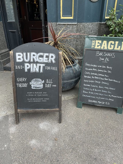 IMG_6443 The Eagle English Pub 2 Shepherdess Walk City Road Shoreditch London Tuesday Burger and Free Pint