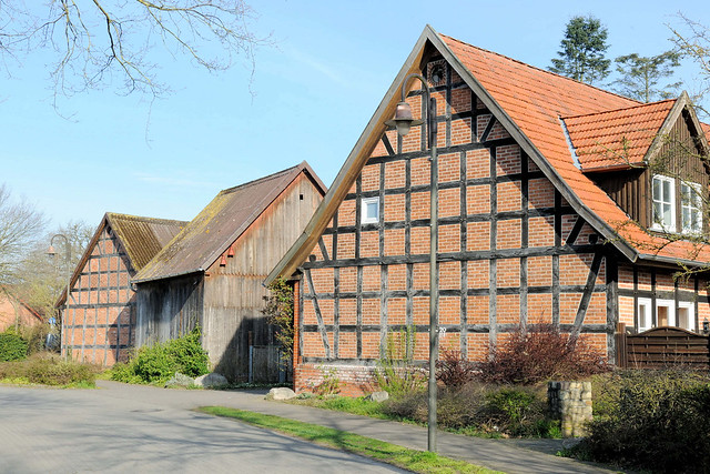 9707 Fachwerkgebäude und Holzscheune - Fotos der Gemeinde Martfeld im Landkreis Diepholz in Niedersachsen.