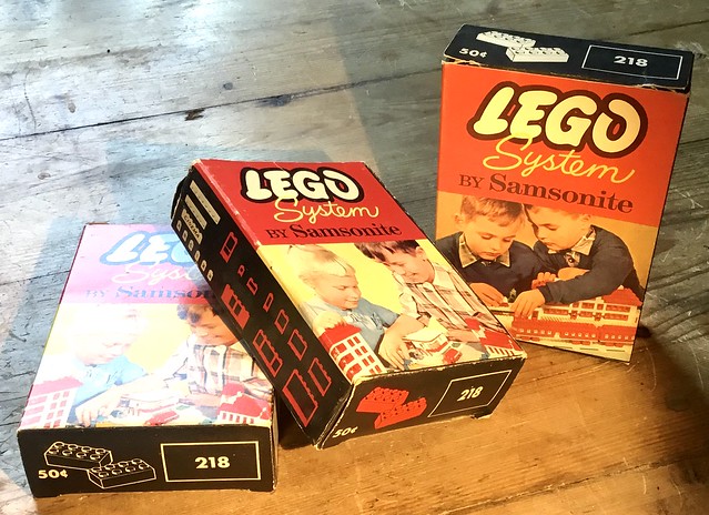 LEGO: Samsonite 218 boxes