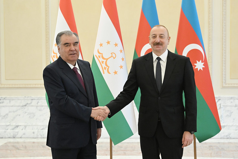 Мулоқот бо Президенти Ҷумҳурии Озарбойҷон Илҳом Алиев