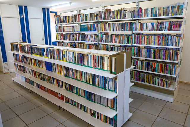 23/11/2023 - Com acervo de 5 mil livros, Biblioteca do Paranoá reabre após reforma