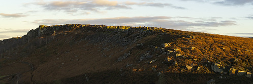landscape derbyshire peakdistrict darkpeak curbaredge goldenhour sunrise gritstone gritstoneedge photographers walkers panorama