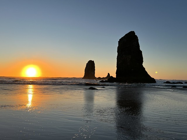Sunset at Haystack Rock (Cannon Beach, Oregon)