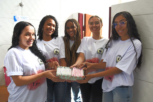 25.11.2023 - Projeto do CEF 206 leva dignidade menstrual a estudantes da rede pública