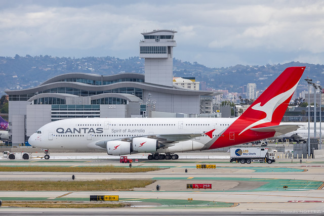 Qantas Airbus A380-800 (VH-OQK)