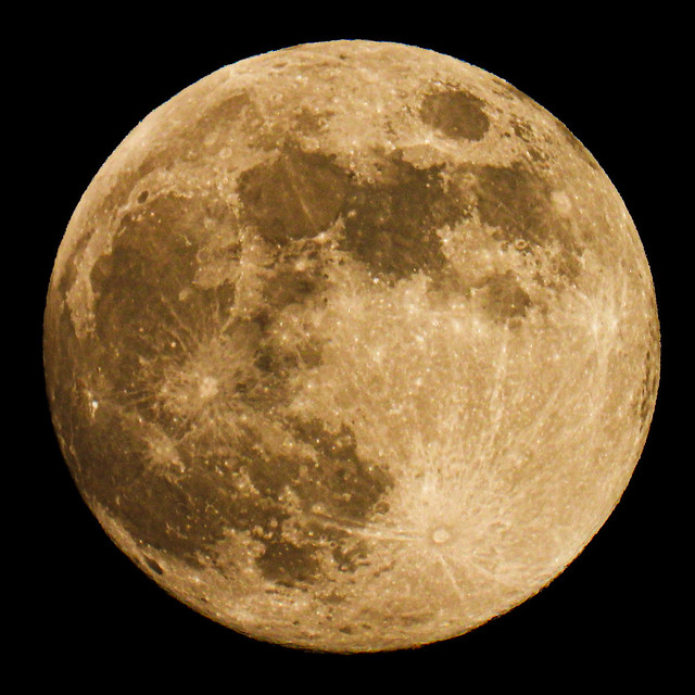 Waxing Gibbous moon / 99.6% full moon