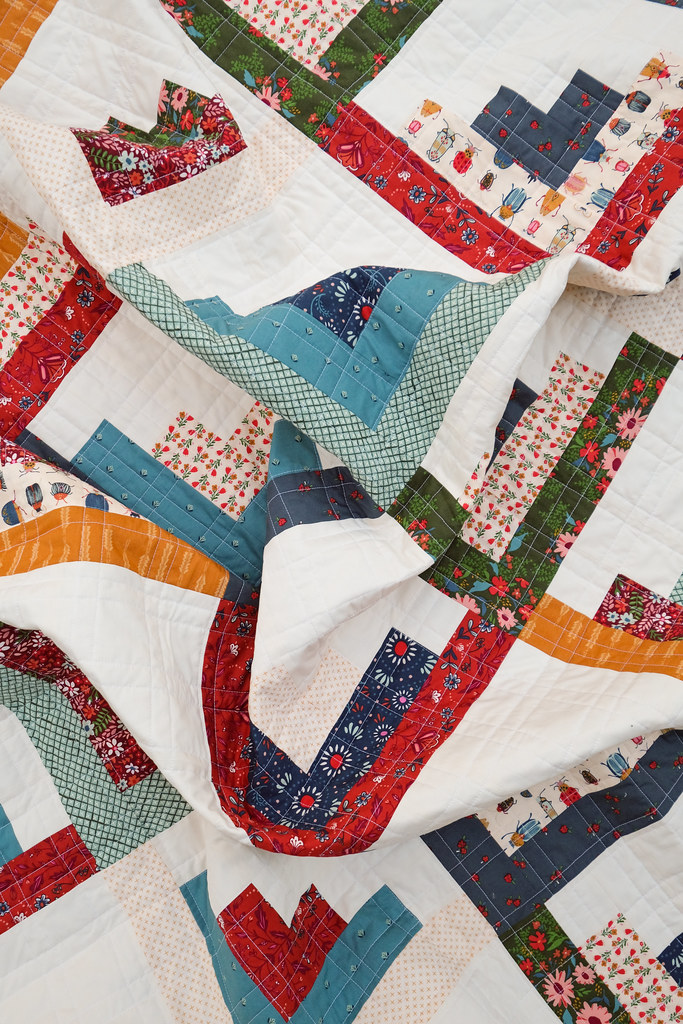 The Bonnie Quilt in Maven - Kitchen Table Quilting