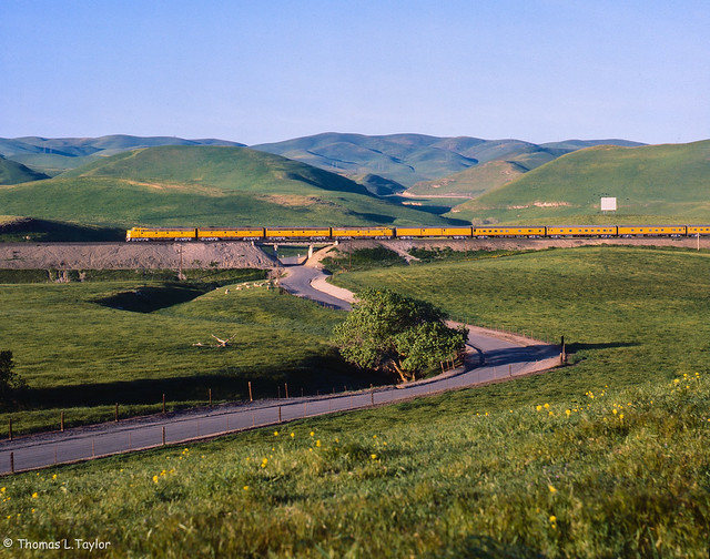 UP eastbound Directors Special on the Western Pacific at Midway in Altamont Pass