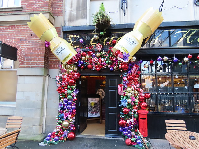 Christmas baubles arch at The Queen's Head on Steelhouse Lane