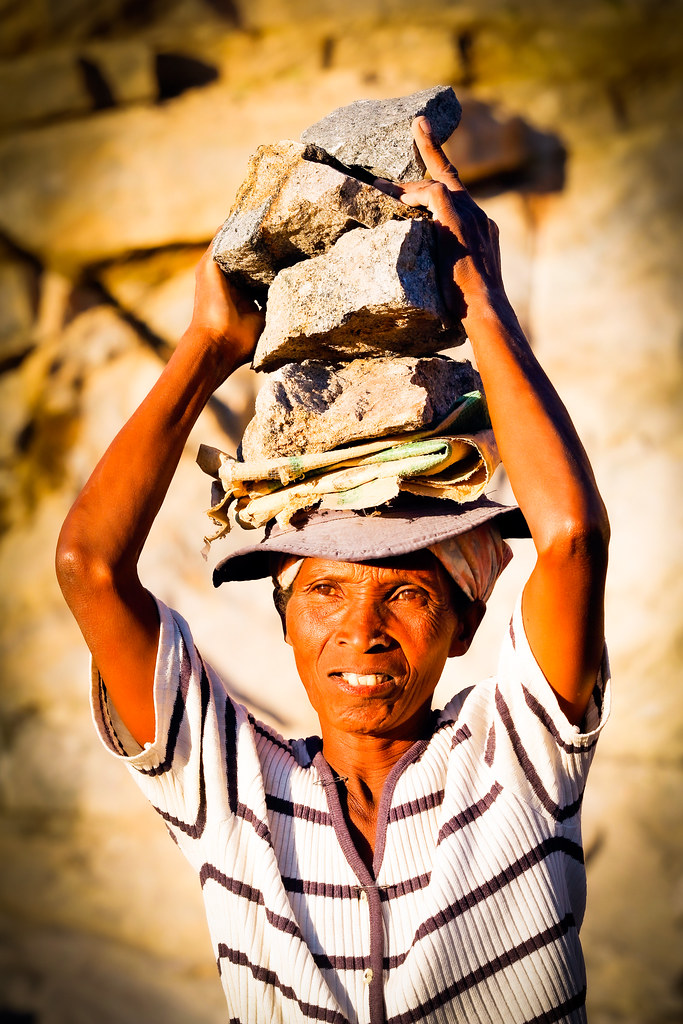Schufterei im Steinbruch - Backbreaking work in the quarry… | Flickr