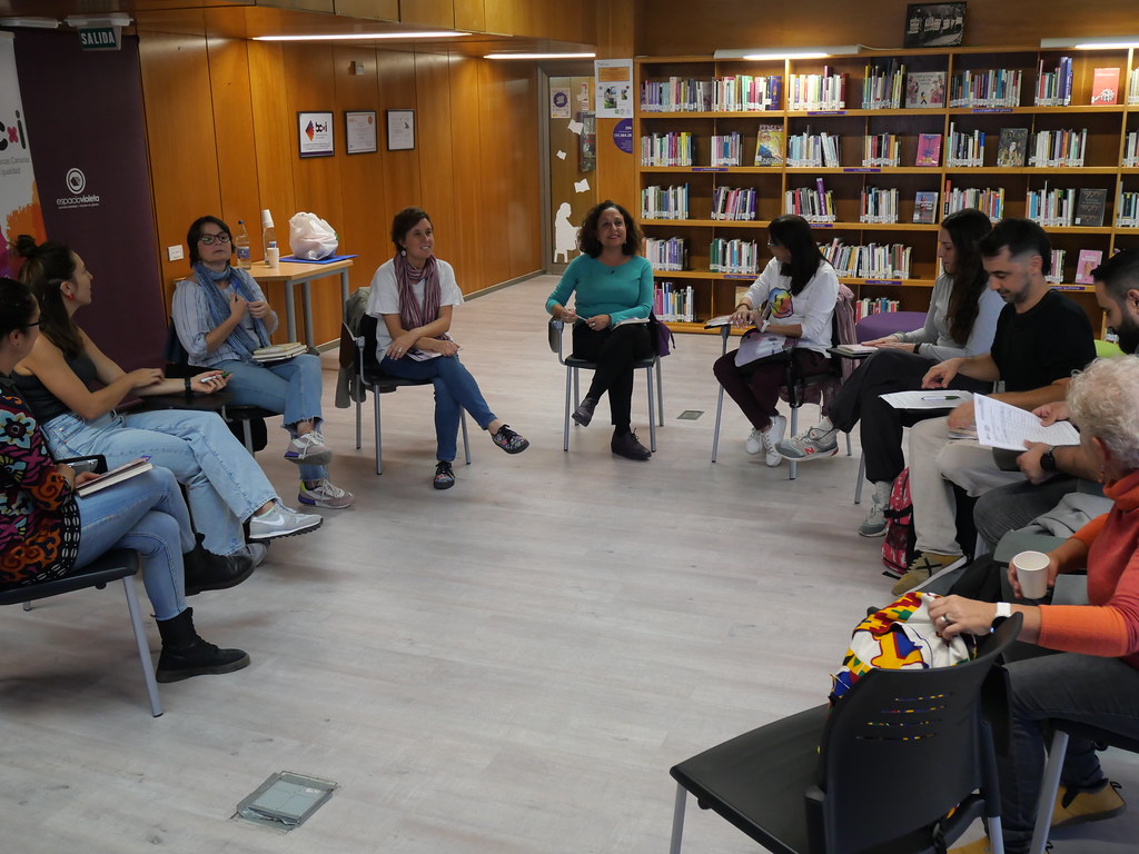 Club de lecturas coeducativas del Centro de Profesorado de Las Palmas en el Espacio Violeta