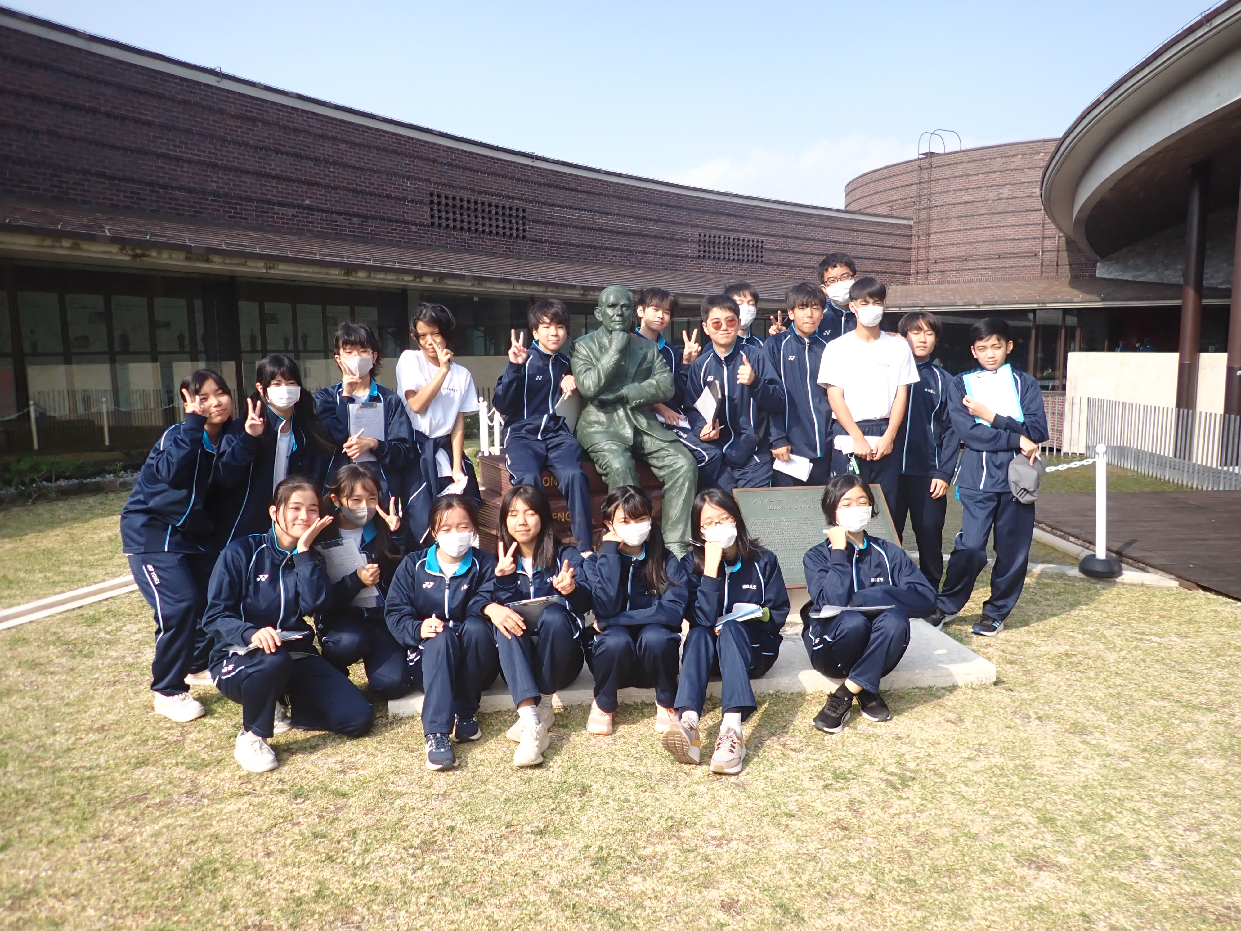 沖縄県立球陽中学校のOIST訪問