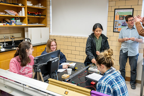 Physics Lab-0855 | by geneva.college