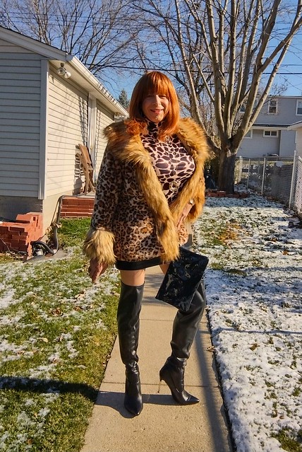Faux fur leopard coat