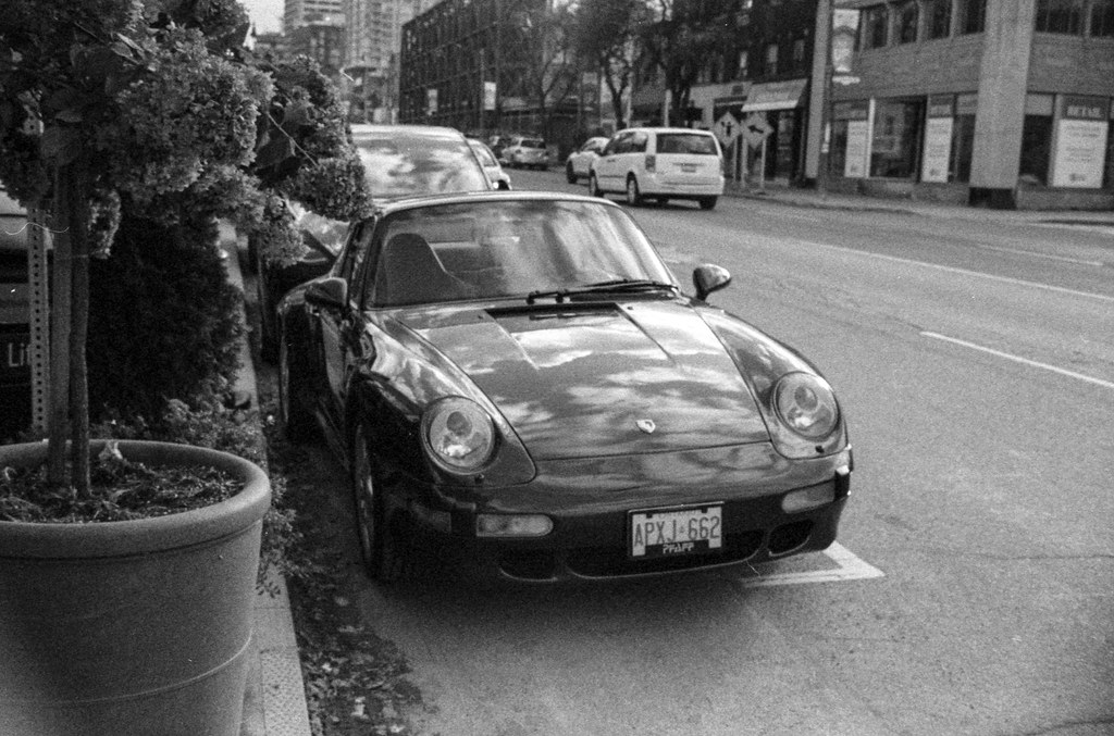 Porsche 911 on Yonge