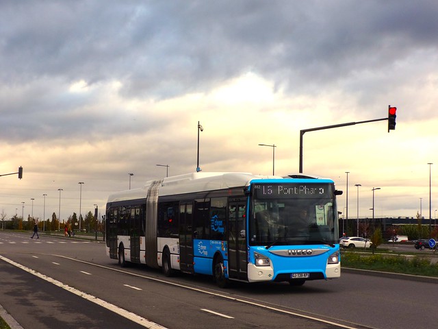 Iveco Bus Urbanway 18 n°812  -  Strasbourg, CTS