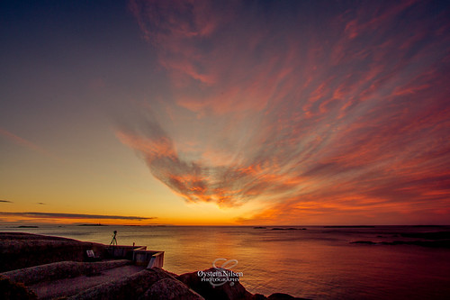 Photographers morning by Øystein E. Nilsen, There are moments that life is just perfect for an photographer. Like this morning when I when I wen