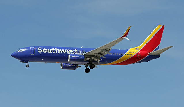 N8658A KLAS 27-04-2023 (U.S.A.) Southwest Airlines Boeing 737-8H4 CN 36899