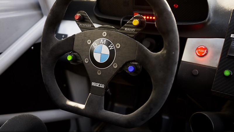 GTRevival BMW Cockpit
