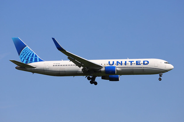 United 767-322ER