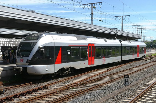 DB AG 426 104-6 (ex Abellio Rail NRW ET 22 2105 ex ET 22 005; Stadler 2007) Bh Essen