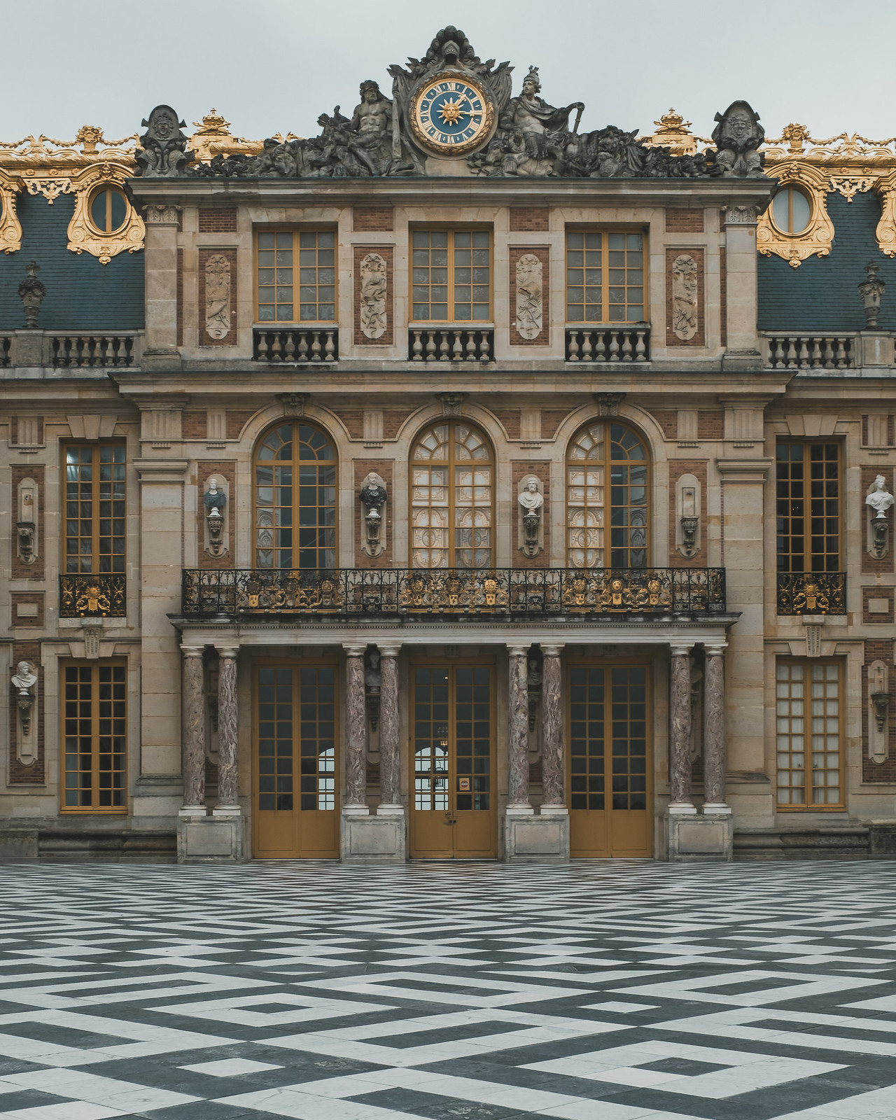 Chateau_de_Versailles-1