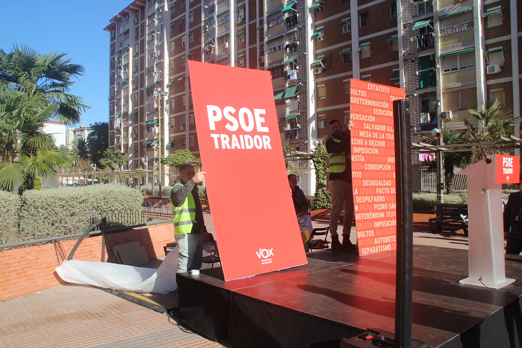 FOTOGRAFÍA. CORNELLÁ DE LLOBREGAT (BARCELONA (ESPAÑA), 02 DE DICIEMBRE DE 2023. Acto público VOX contra la 'traición' del PSC. Lasvocesdelpueblo (Ñ Pueblo) (37)